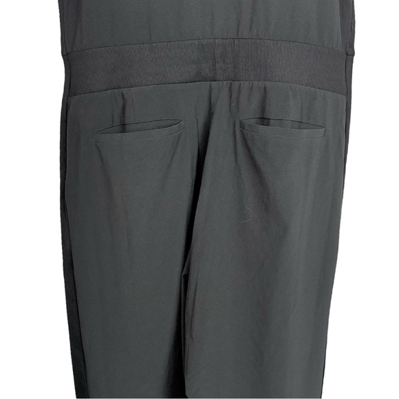 Athleta Black Brooklyn Jumpsuit Sleeveless 
Cropped Athleisure Size 10 Tall EUC - Picture 6 of 10